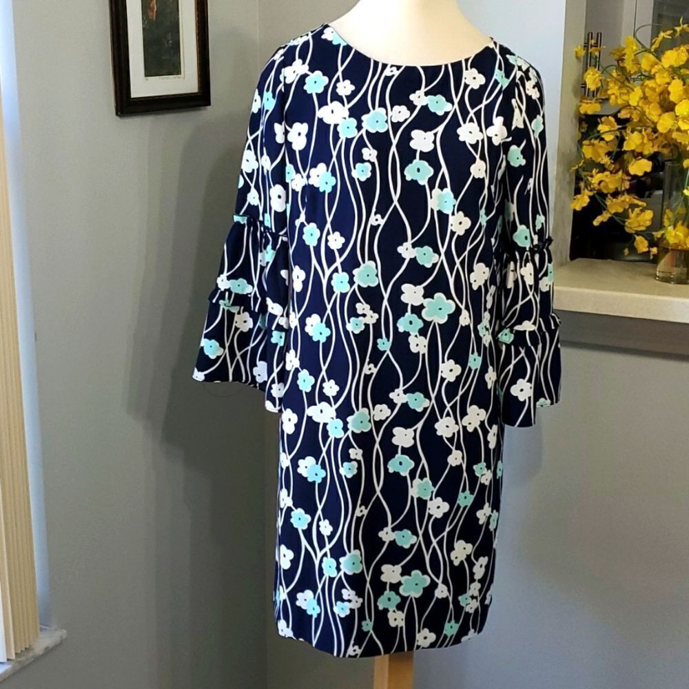 TALBOTS PETTIT, Shift dress, size 6P. Navy blue, white with a light blue. Comfy